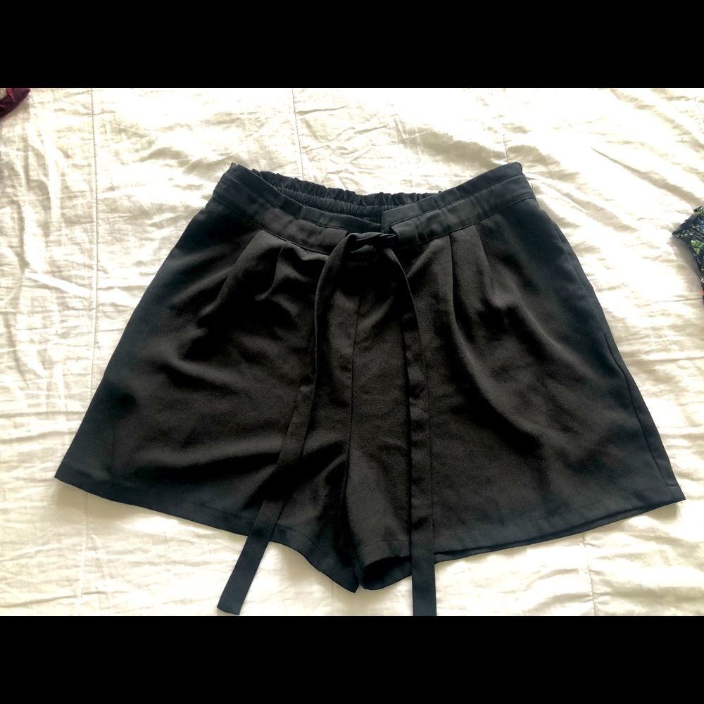 DR2 by Daniel Rainn Tie Front Shorts EUC Large